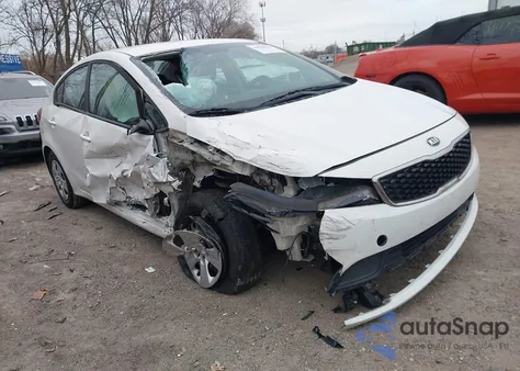 2017 Kia Forte Lx z USA, uszkodzony, nr VIN 3KPFK4A79HE073748